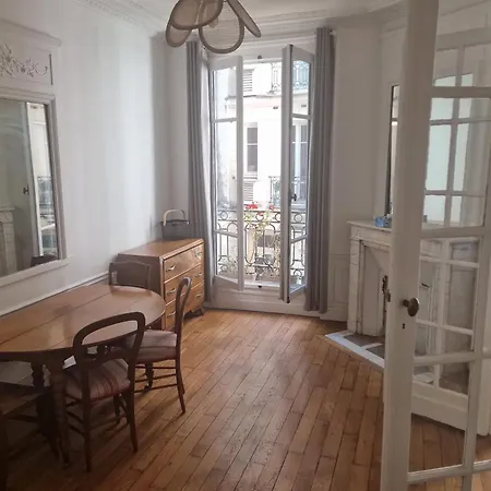 Charming In Montmartre Abbesses Appartamento Parigi